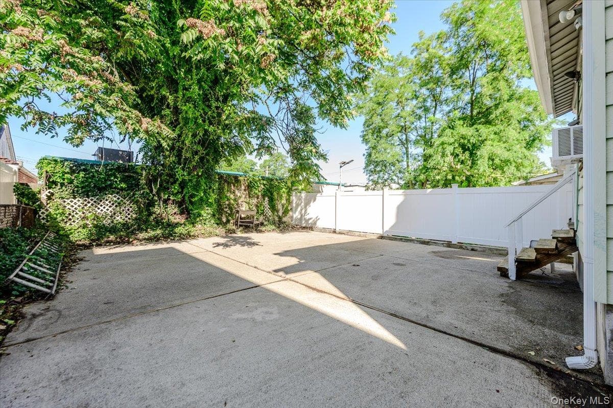 548 Davis Avenue thumbnail 19