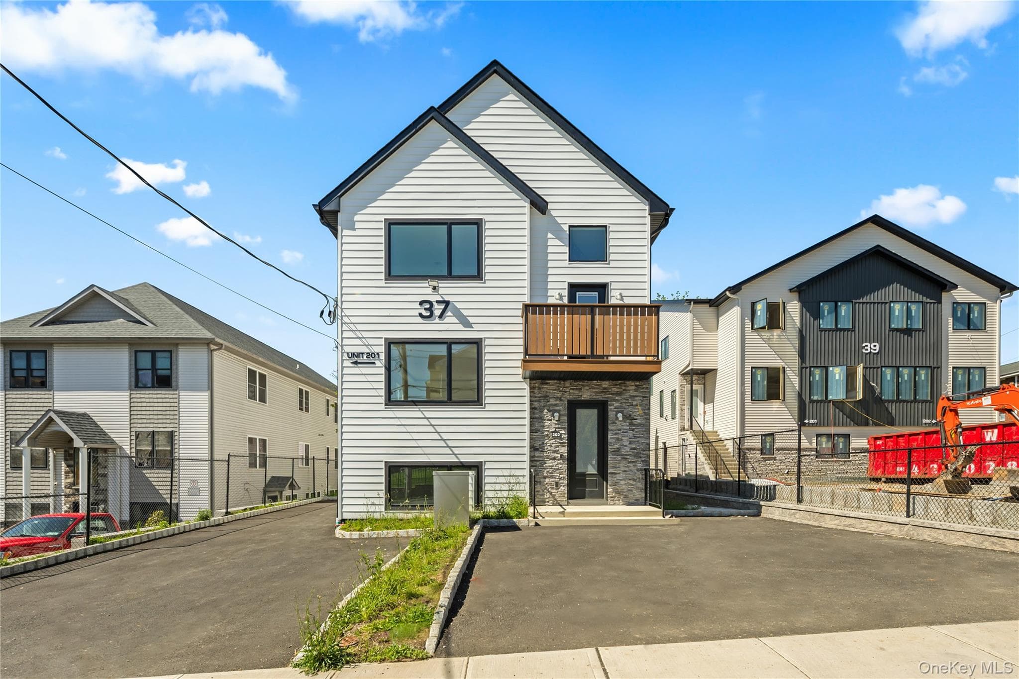 37 Ewing Avenue Unit: 202, Spring Valley