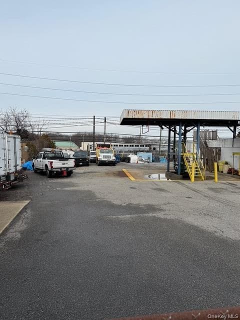 201 Union Boulevard thumbnail 4