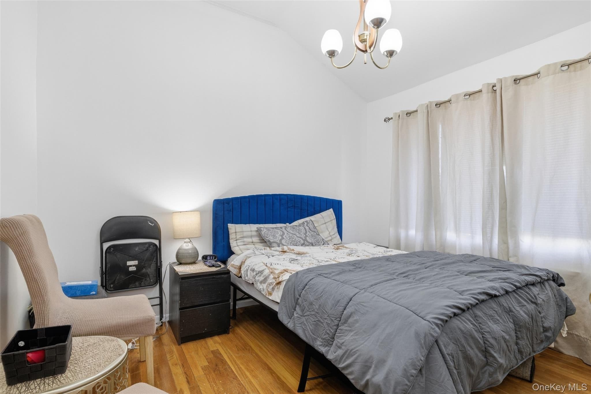 921 Edwards Boulevard thumbnail 10