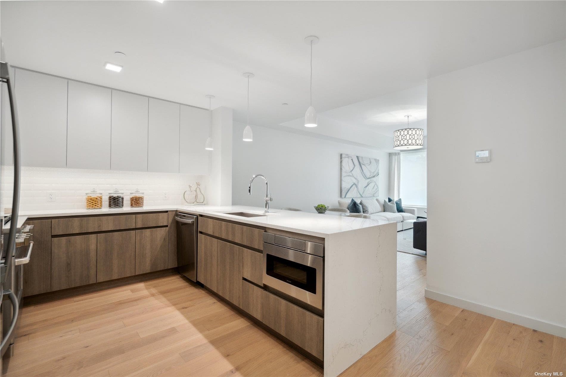 218 Middle Neck Road Unit: 107 thumbnail 5