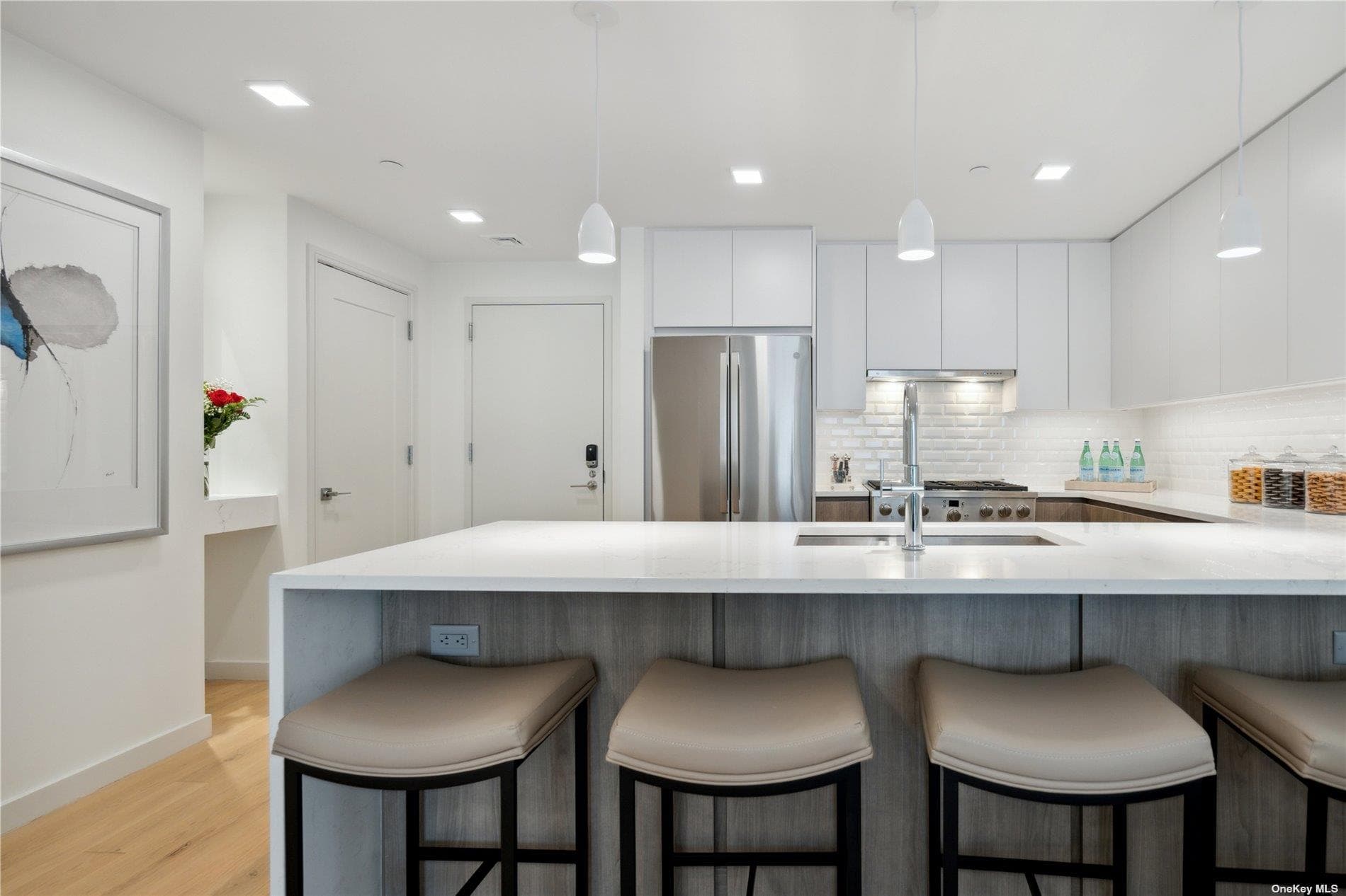 218 Middle Neck Road Unit: 107 thumbnail 4
