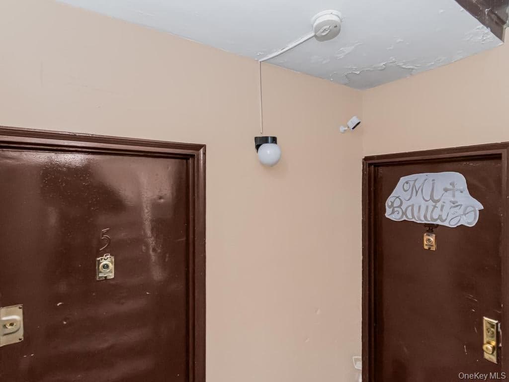 707 E 189th Street thumbnail 11