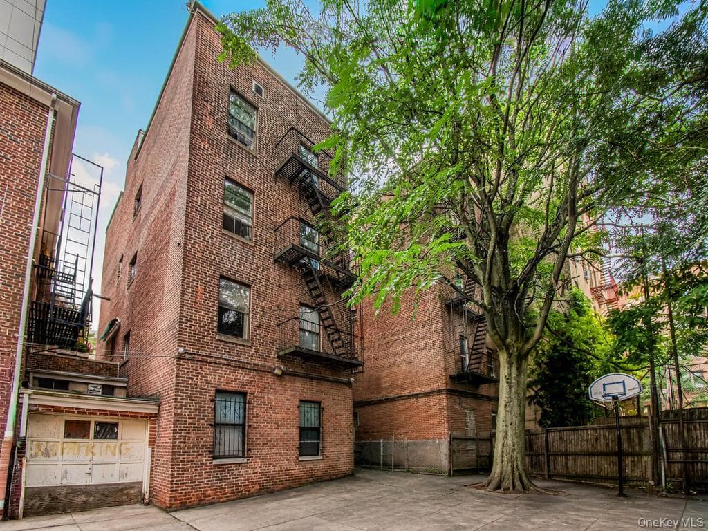707 E 189th Street thumbnail 15