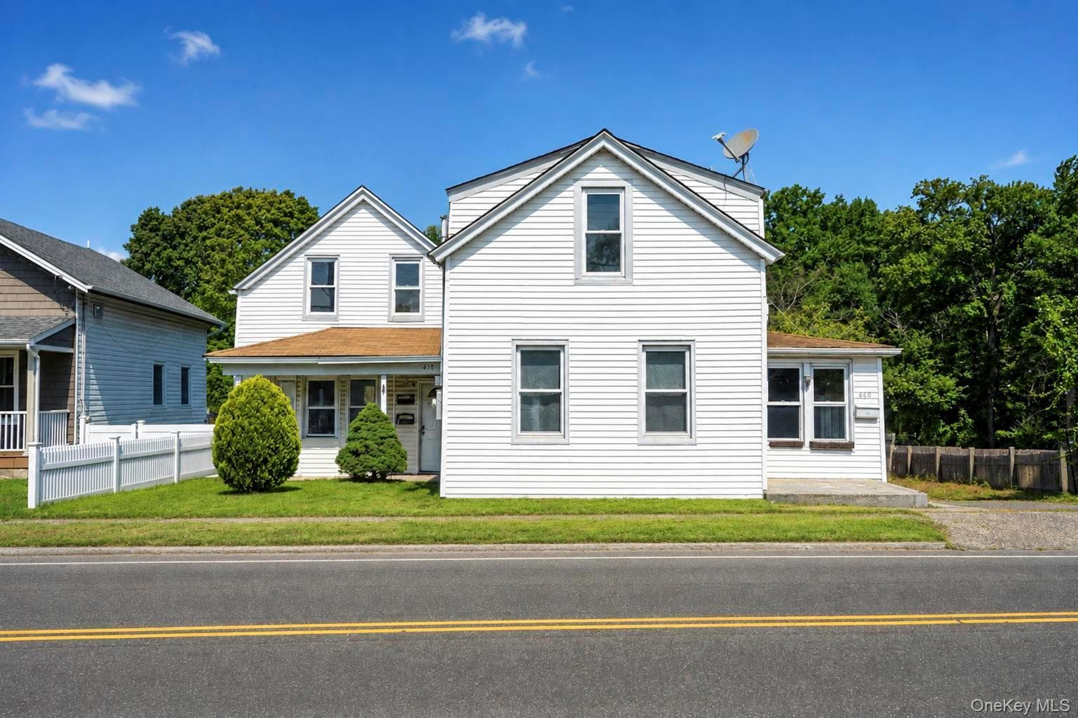 458-460 N Corona Avenue, Valley Stream