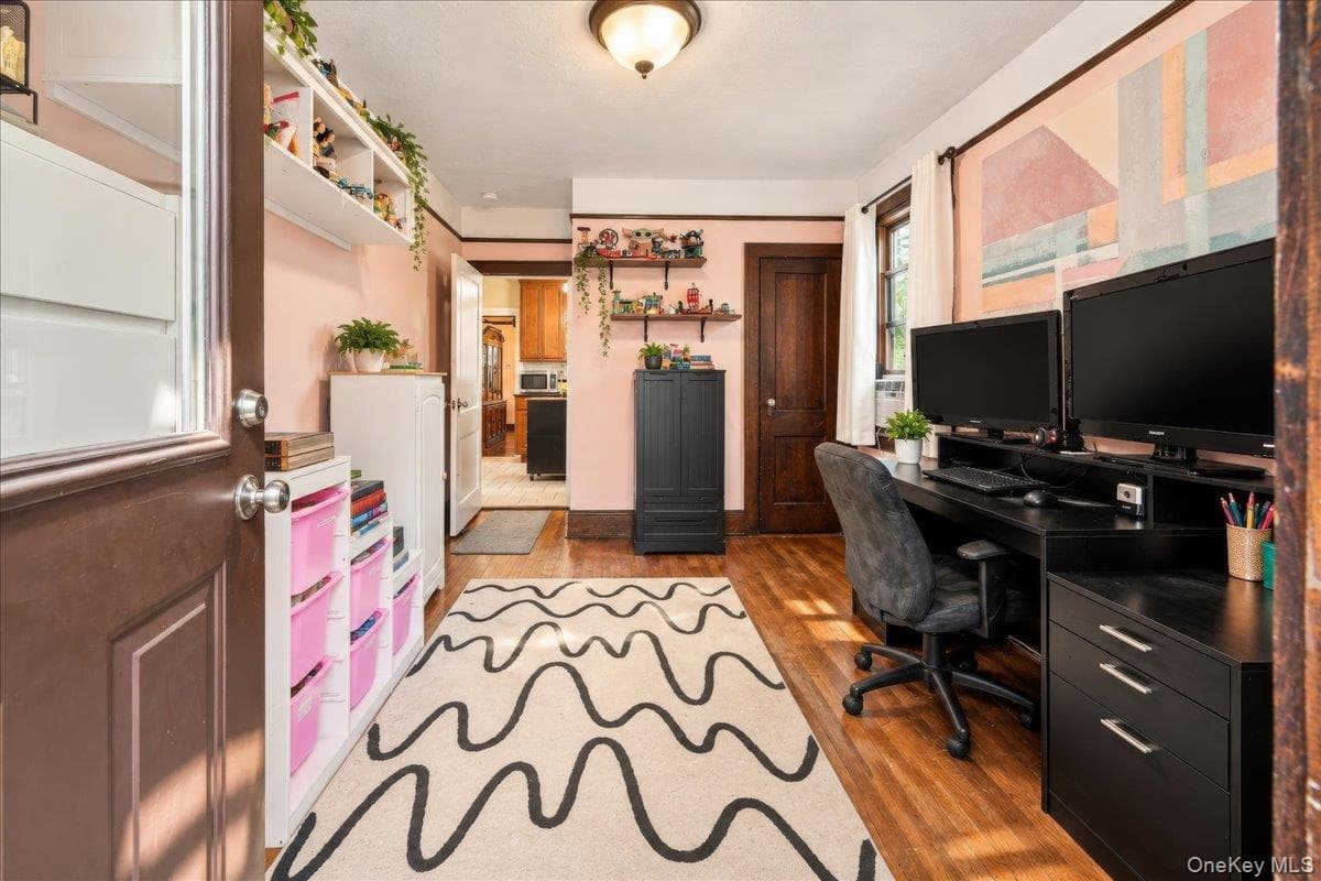 196 Hillside Avenue thumbnail 16