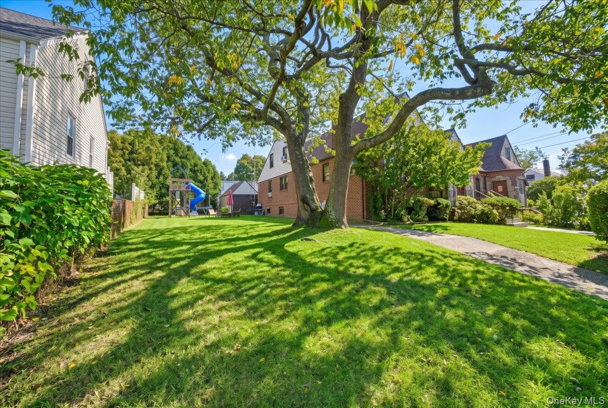 196 Hillside Avenue thumbnail 26