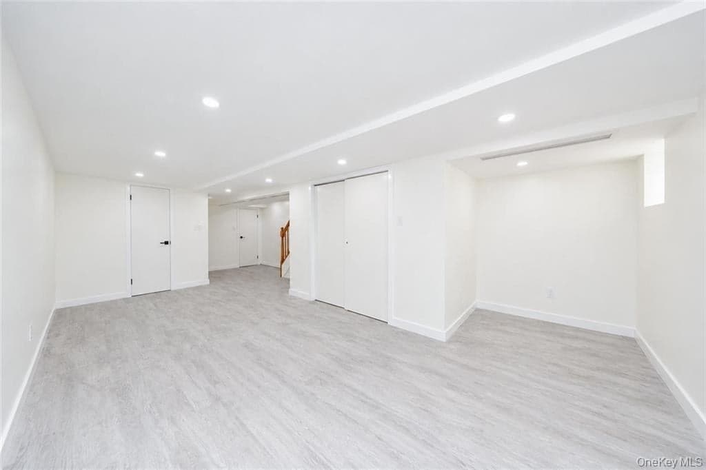 1593 Independence Avenue thumbnail 15