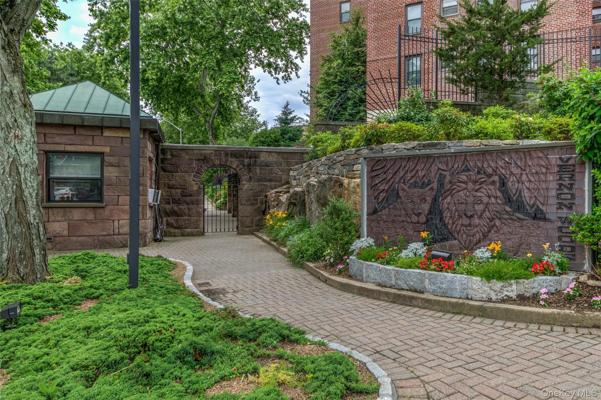 171 Pearsall Drive Unit: 6E/6F, Mount Vernon