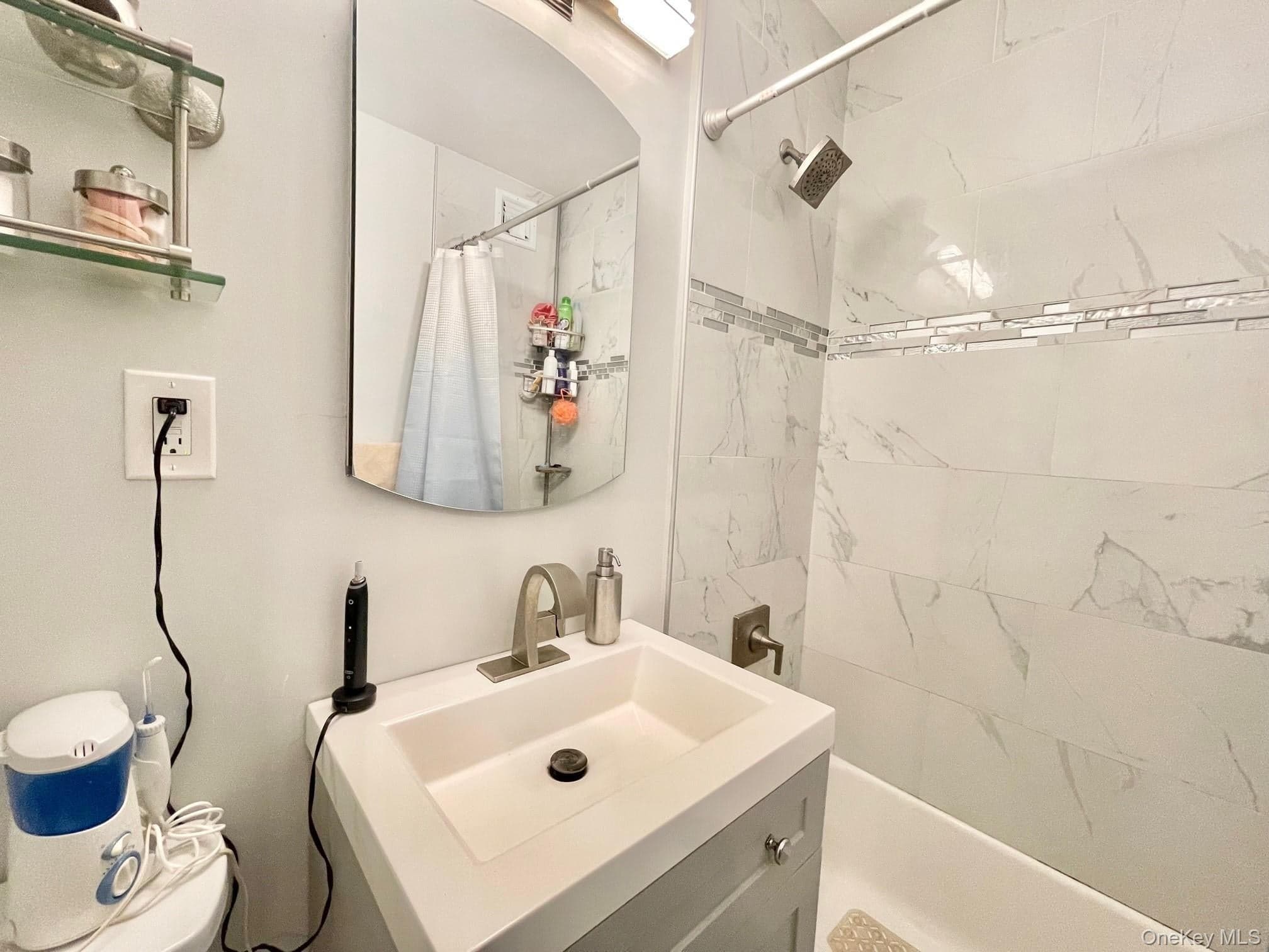 61-20 Grand Central Parkway Unit: A1503 thumbnail 6
