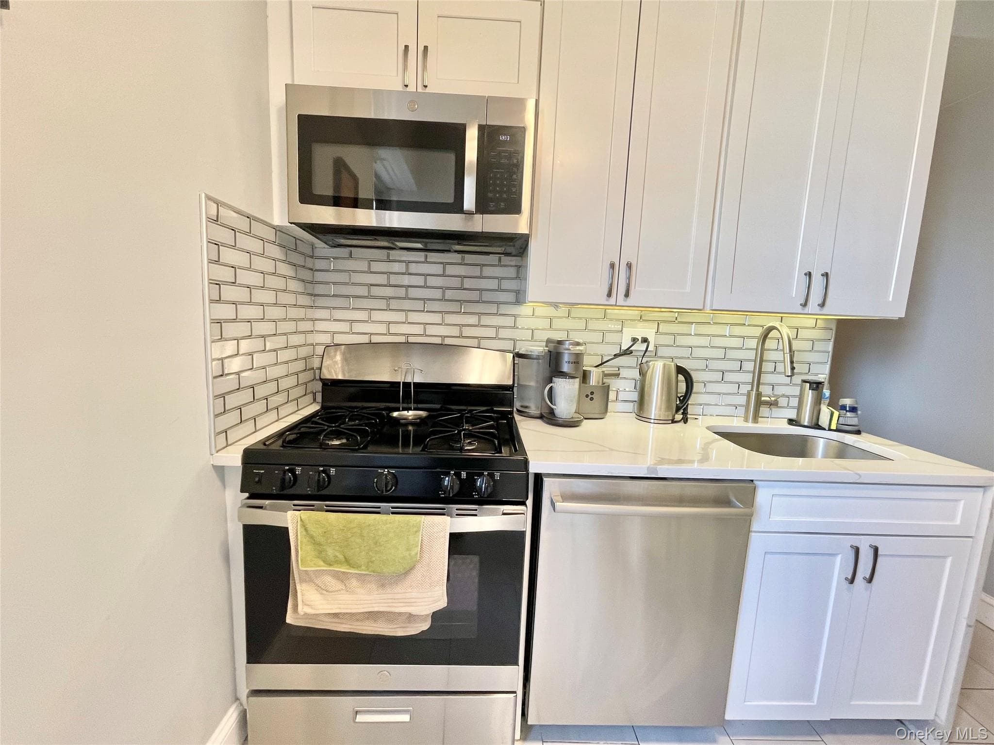 61-20 Grand Central Parkway Unit: A1503 thumbnail 4
