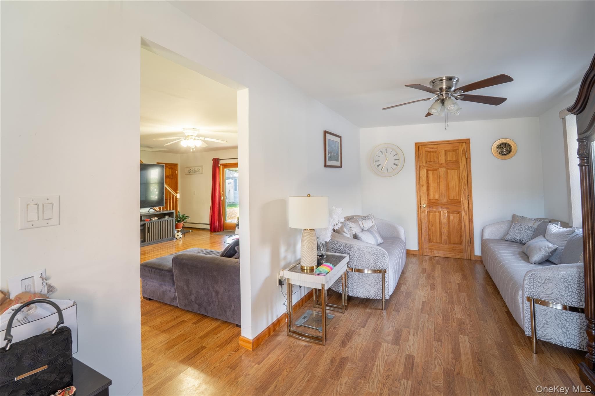 220 Jerusalem Avenue thumbnail 4
