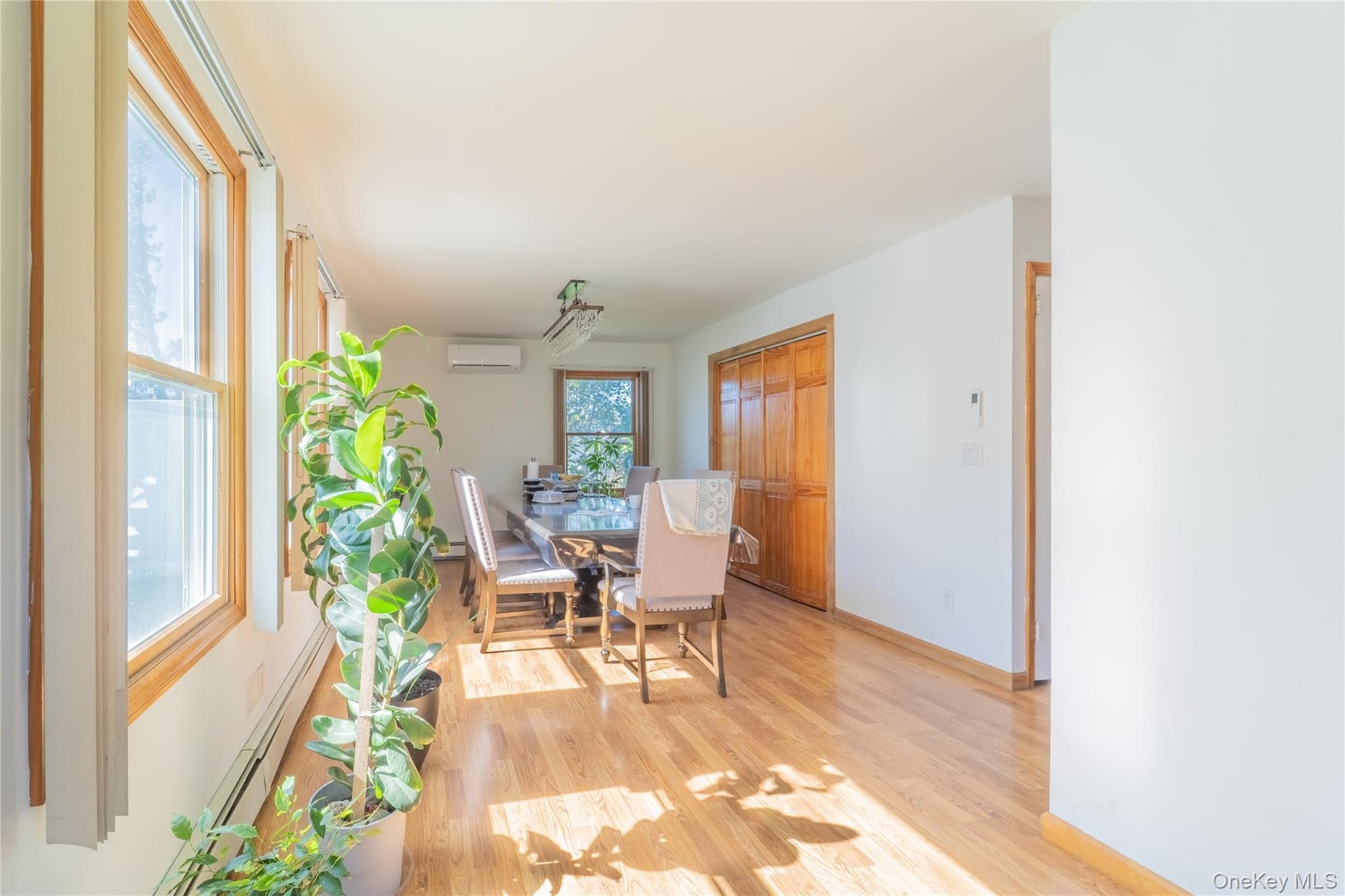 220 Jerusalem Avenue thumbnail 10