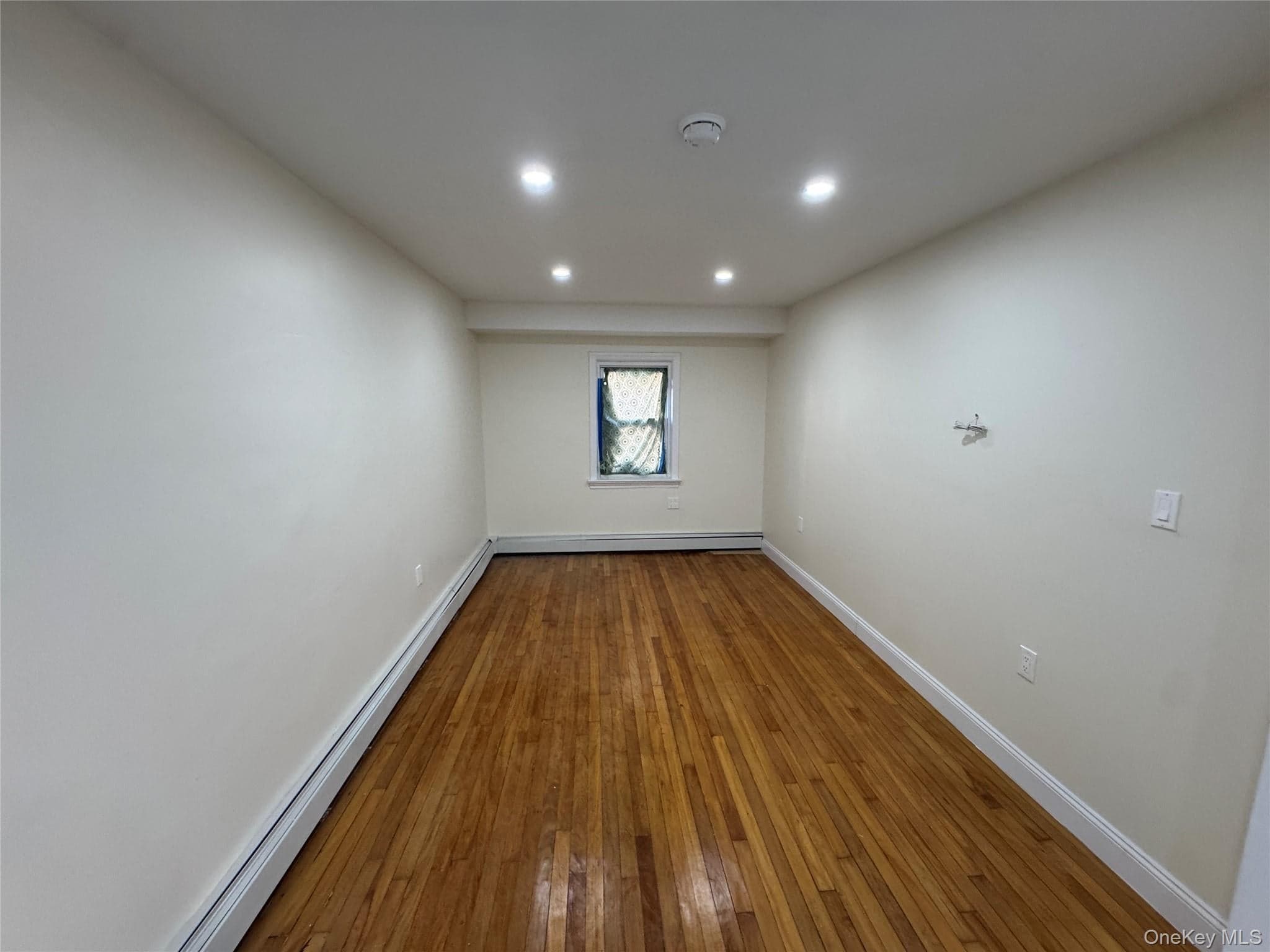 1054 Lydig Avenue thumbnail 6