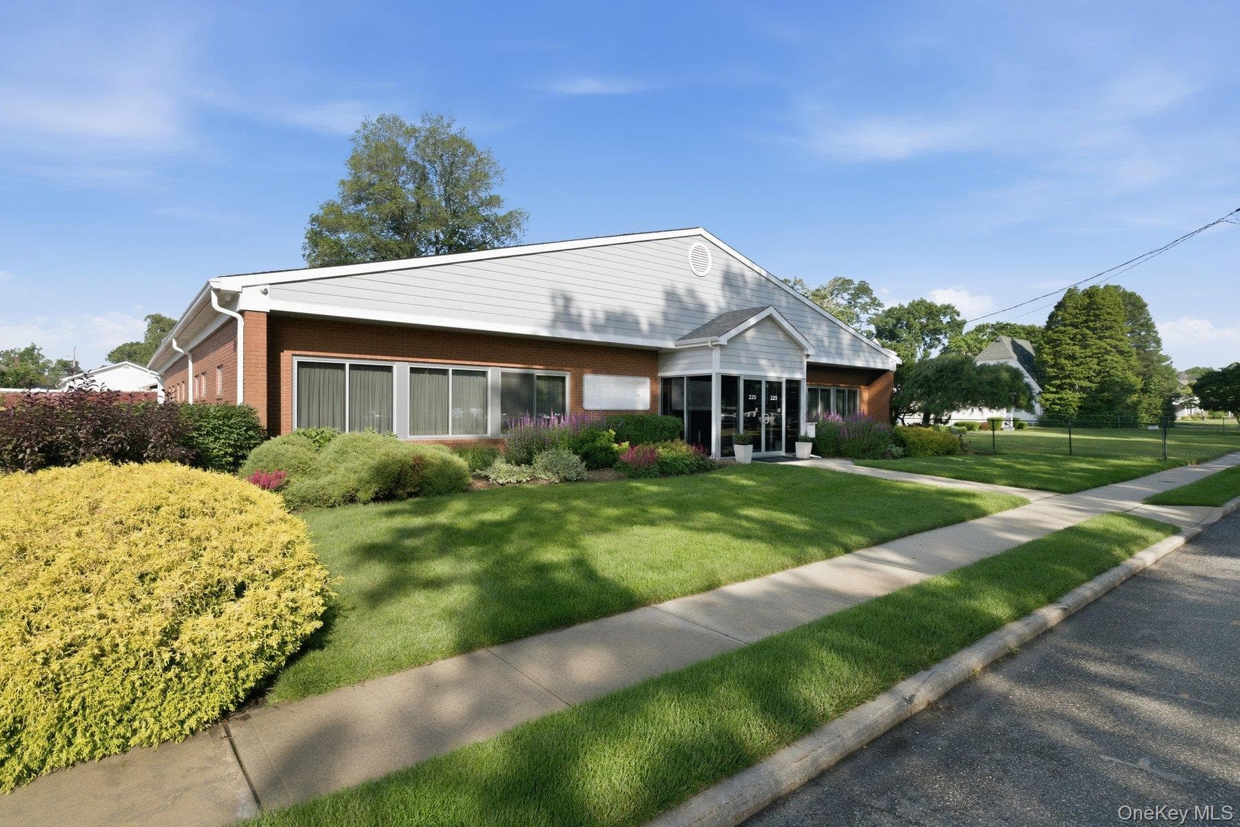 225 Howell Avenue thumbnail 2