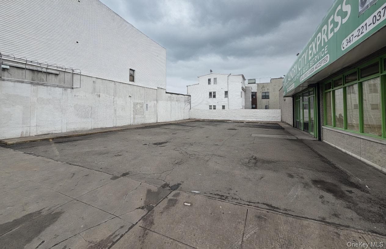 2232 Pitkin Avenue thumbnail 3