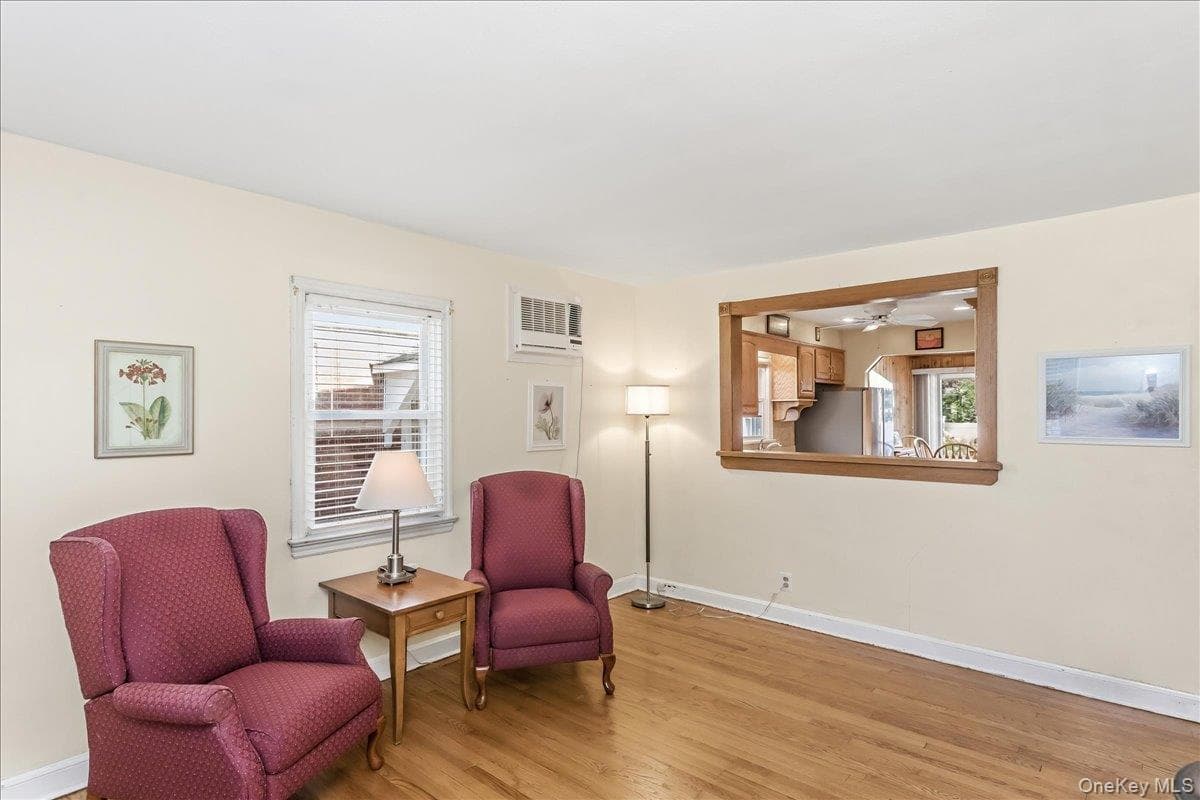 2527 Yorktown Street thumbnail 6