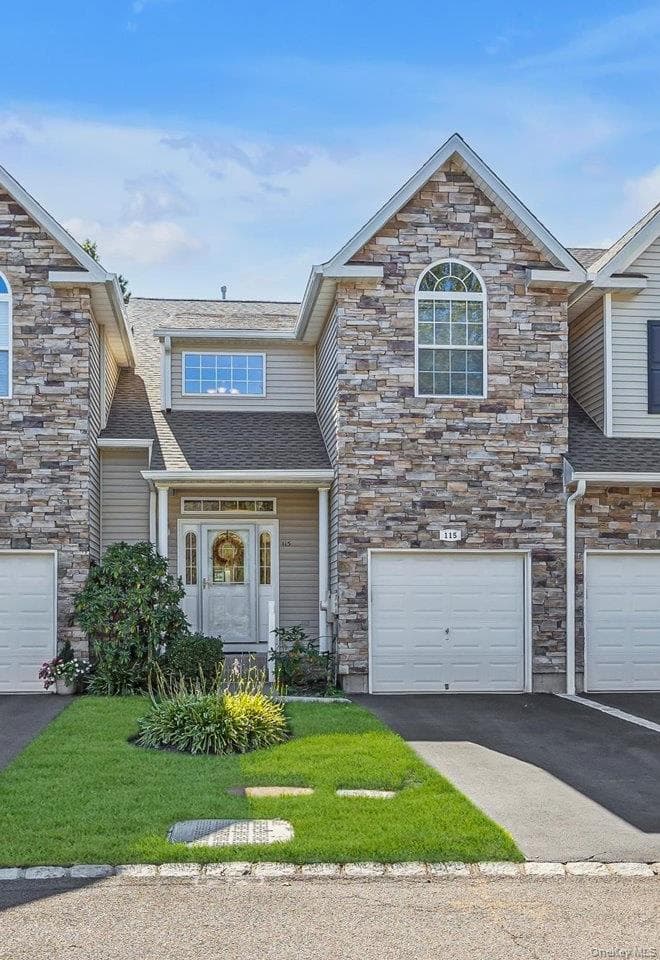 115 Manitou Trail, Kings Park
