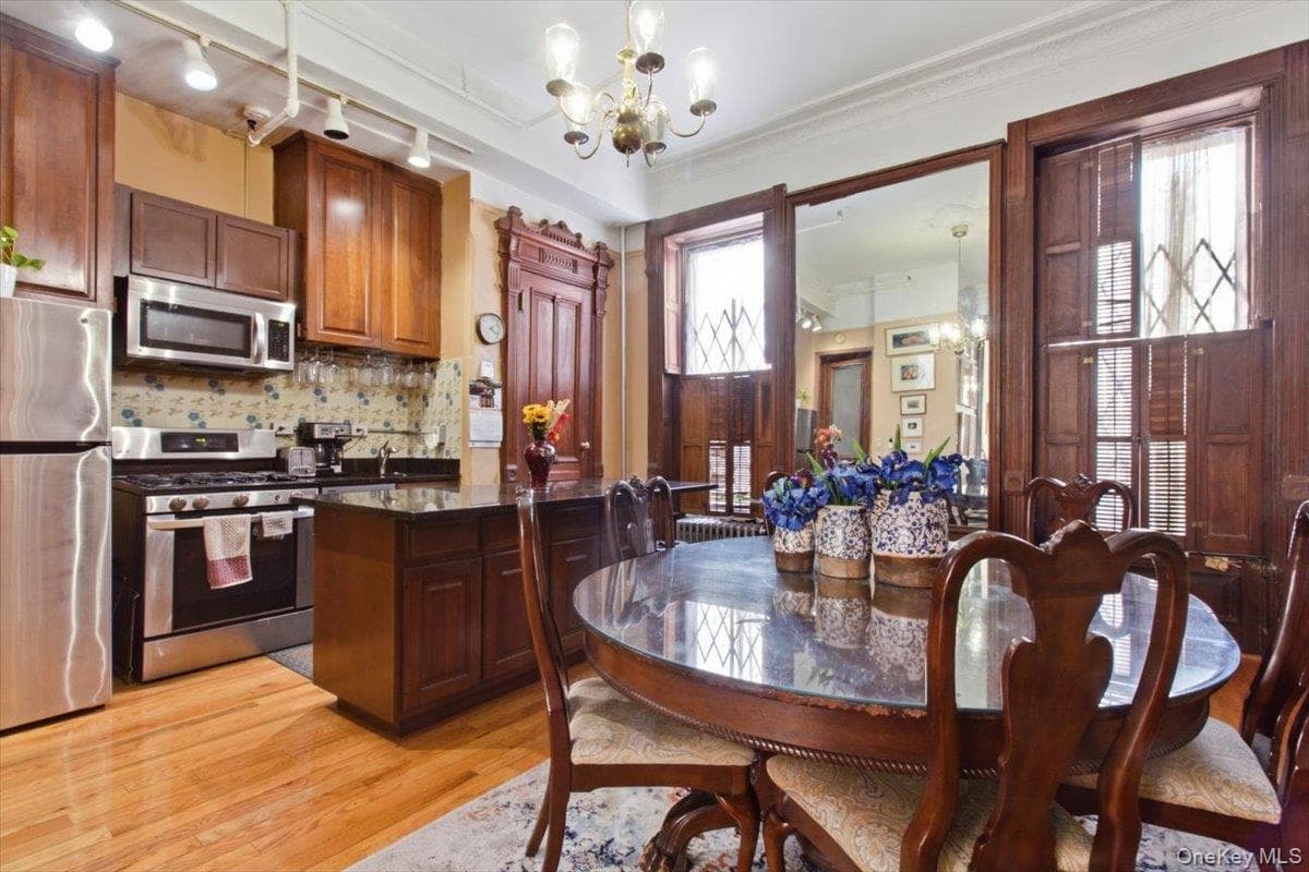 107 W 131st Street thumbnail 9