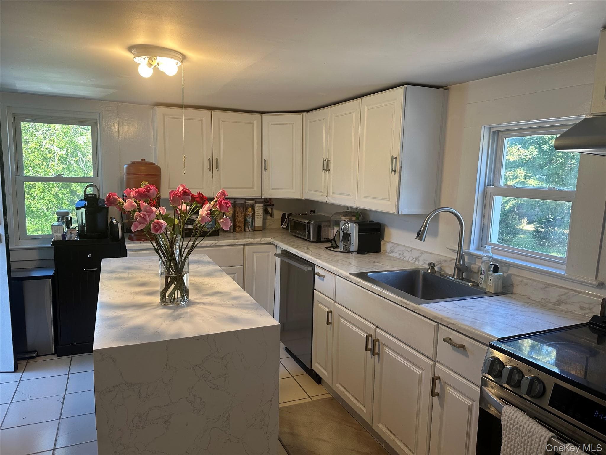 970 E Main Street thumbnail 4