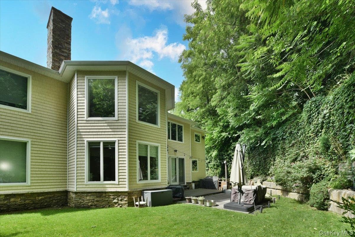 245 Harbor Hill Road thumbnail 33
