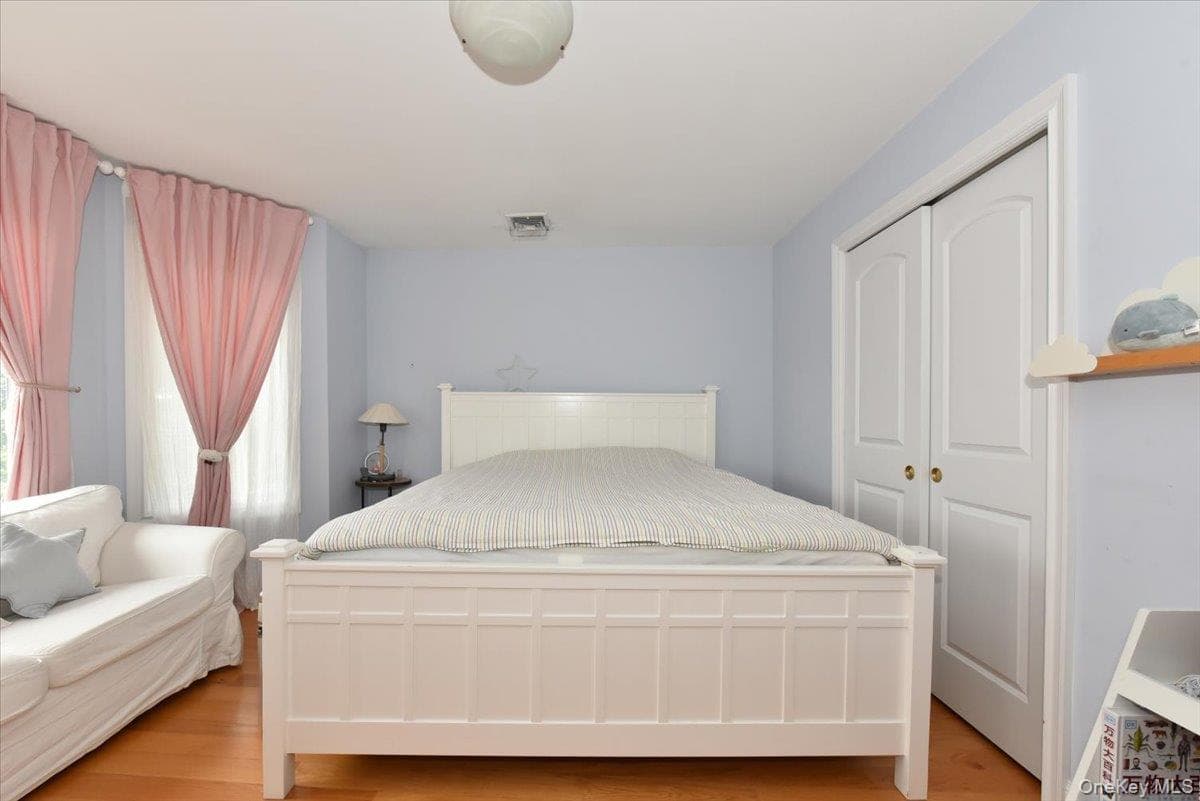 245 Harbor Hill Road thumbnail 23