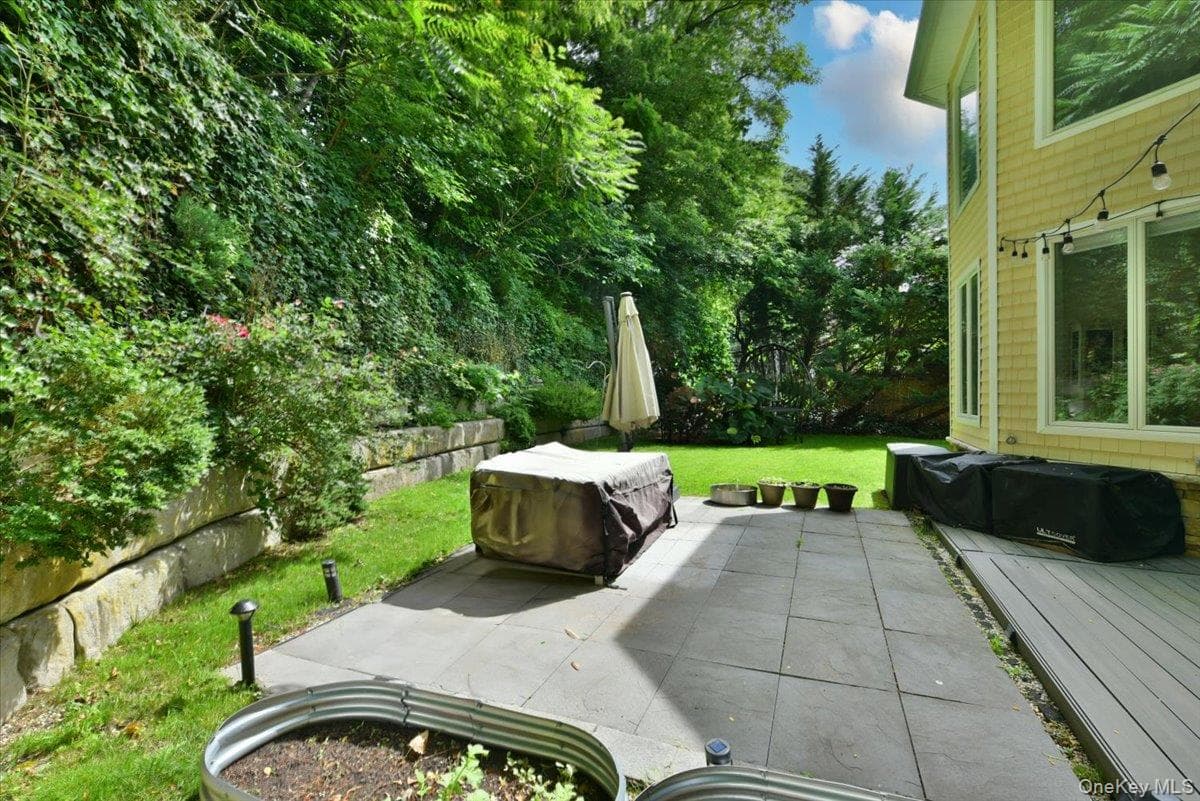 245 Harbor Hill Road thumbnail 32