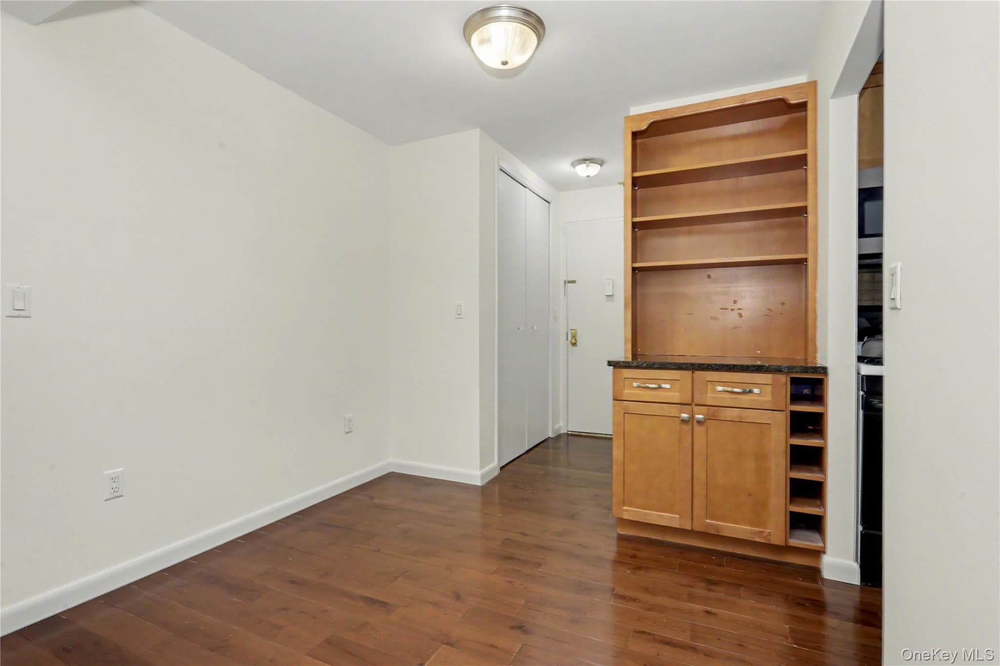 60 Barker ST Unit: 323 thumbnail 11