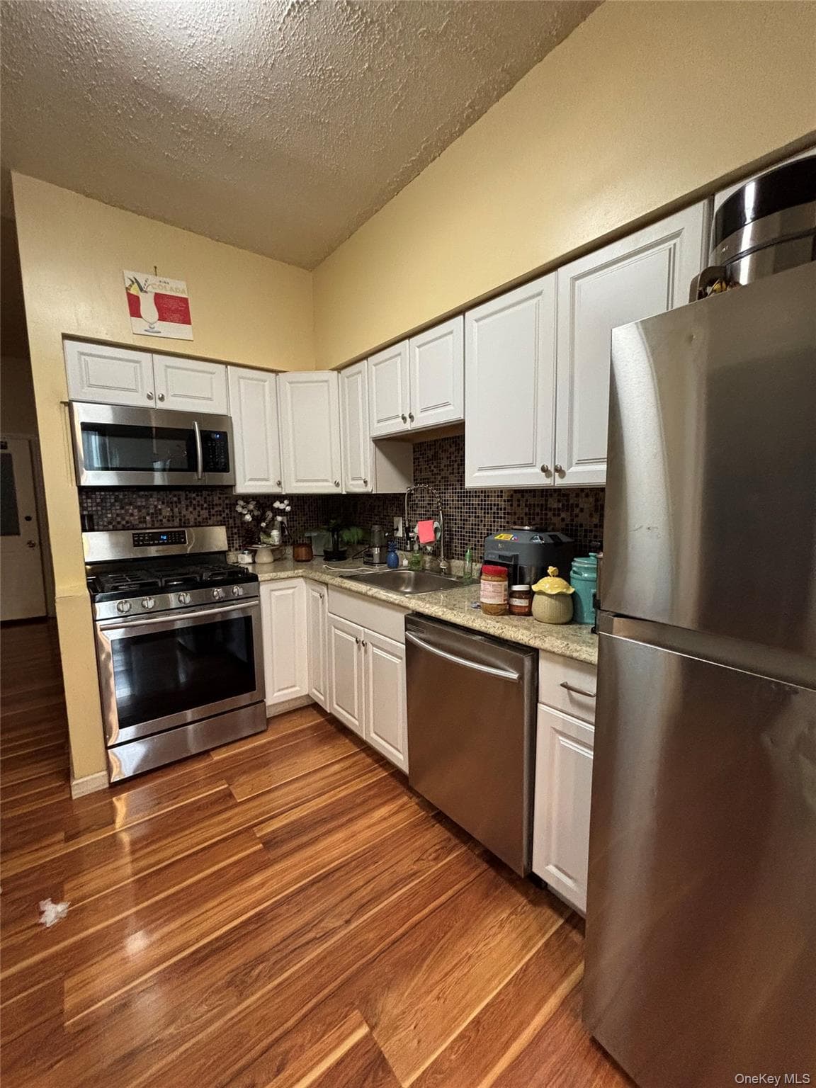 323 Clinton Avenue thumbnail 14