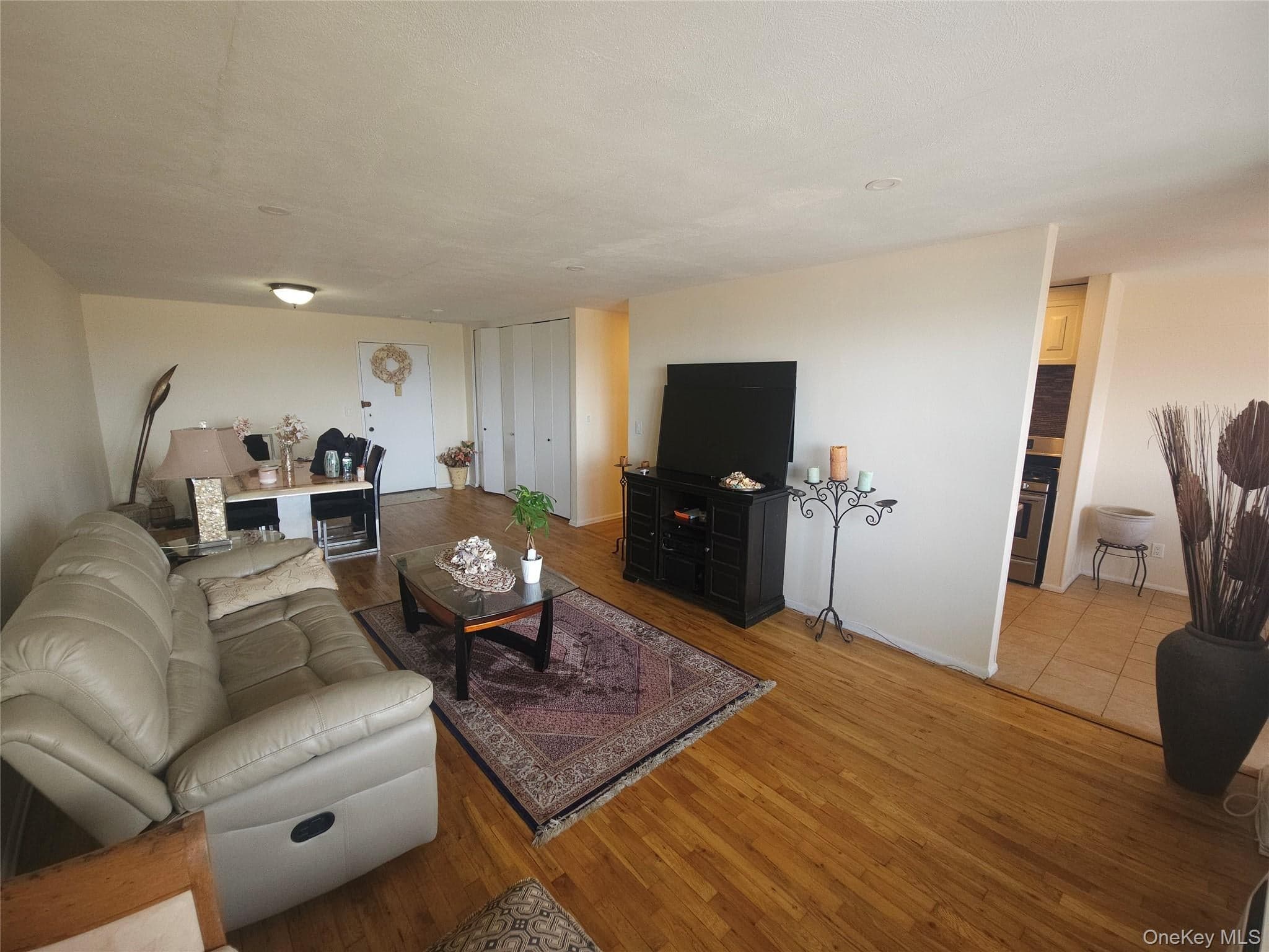 666 Shore RD Unit: #4J photo 1