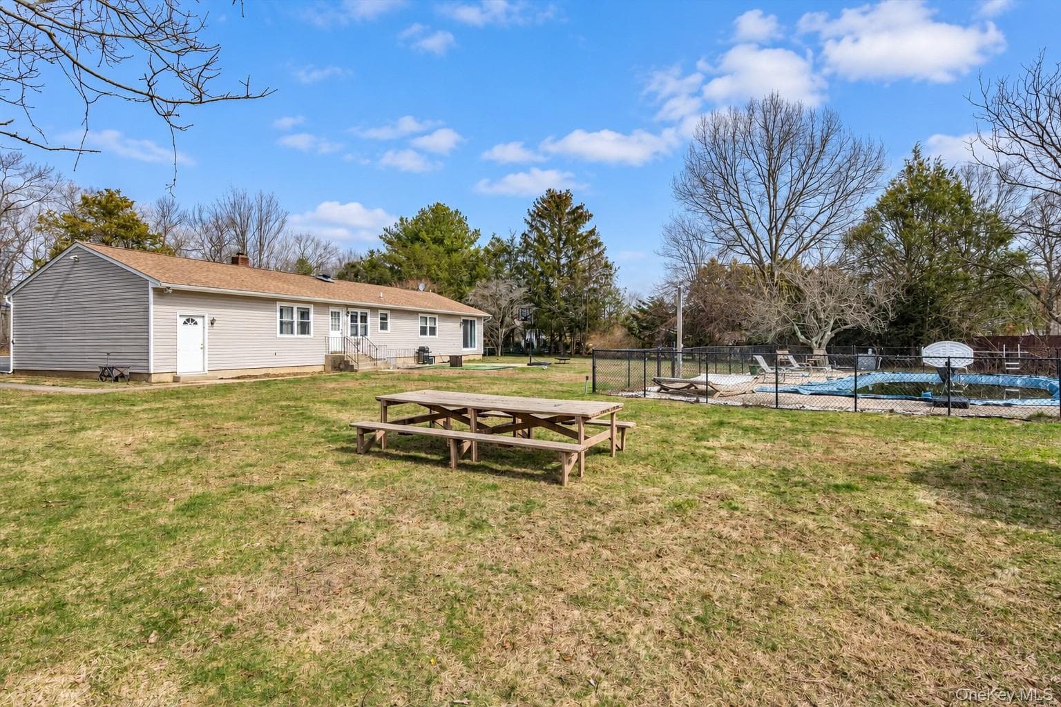 270 Old Commack Road thumbnail 17