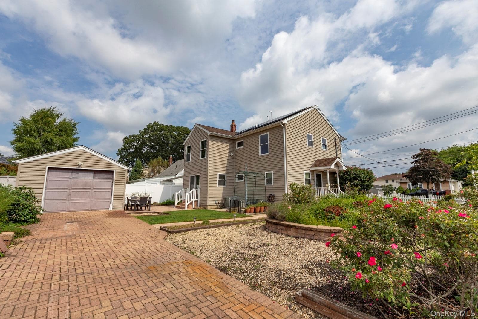 305 S Strong Avenue thumbnail 5