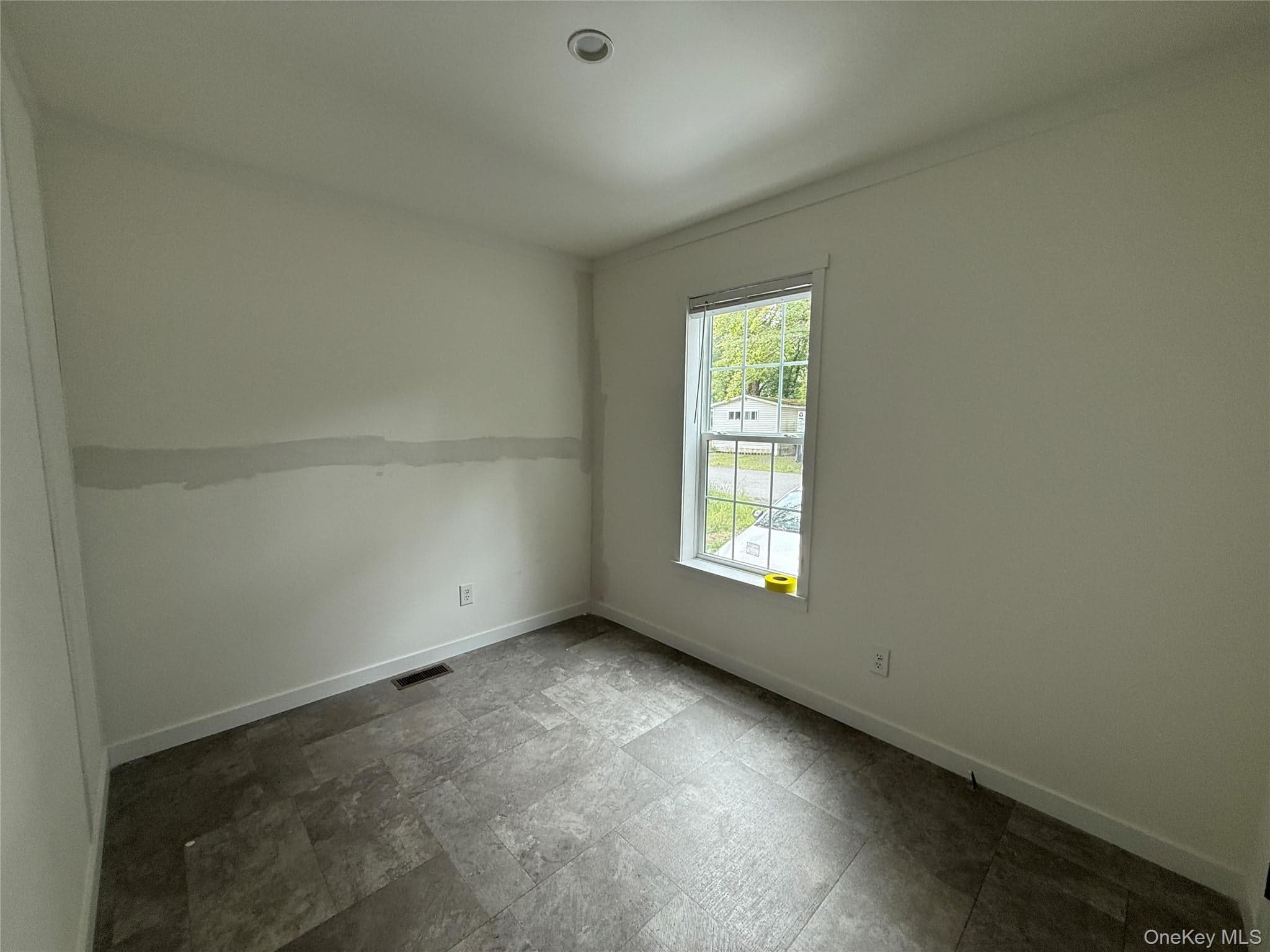 114 Forest Park (aka Hubert St) thumbnail 11