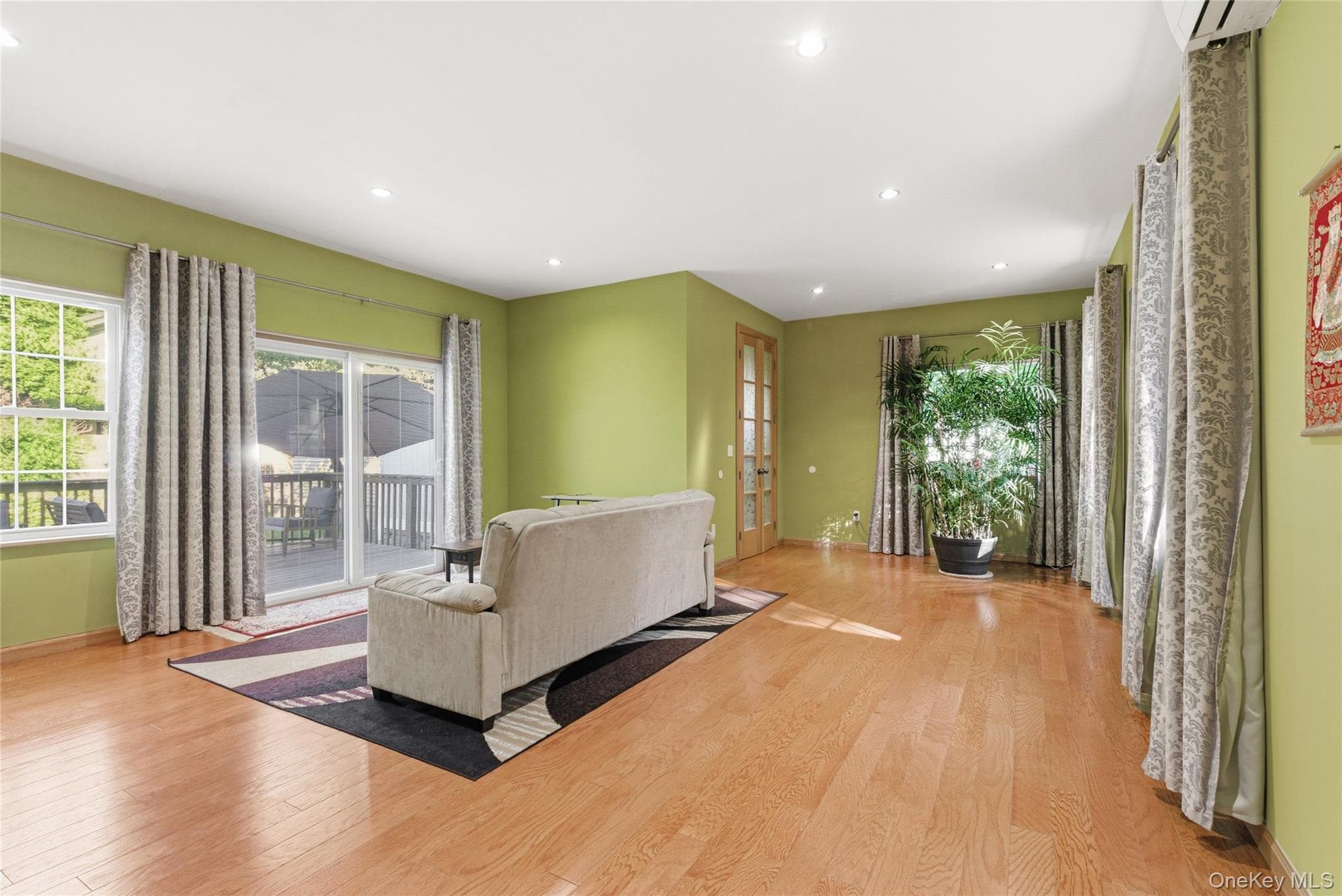 216 Catherine Street thumbnail 11
