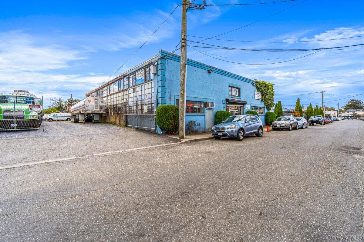 75 Windsor Avenue thumbnail 3