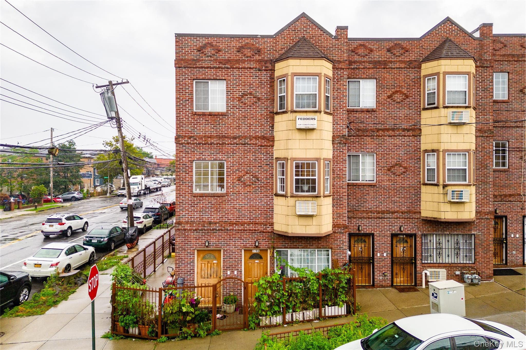 1496 Hicks Street thumbnail 2