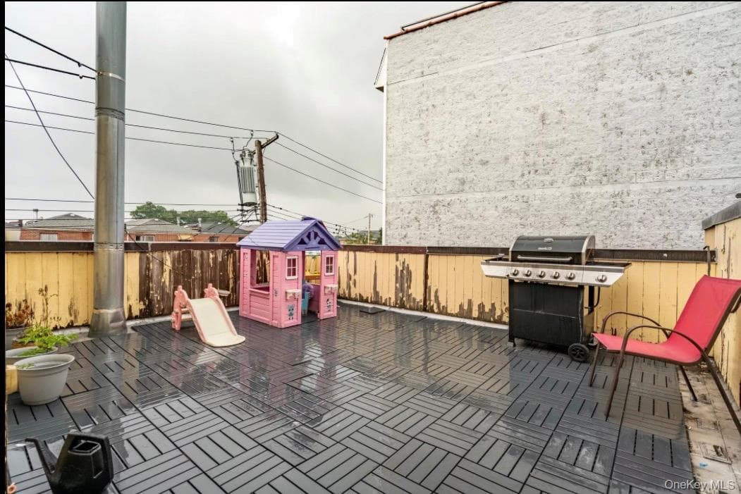 1496 Hicks Street thumbnail 5