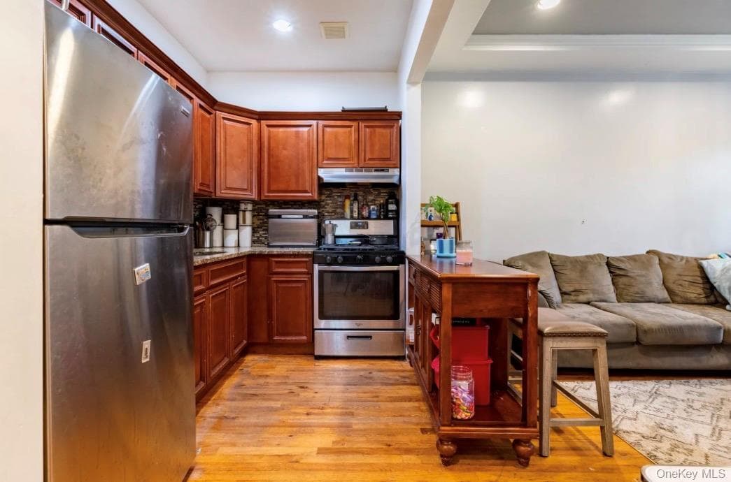 1496 Hicks Street thumbnail 17