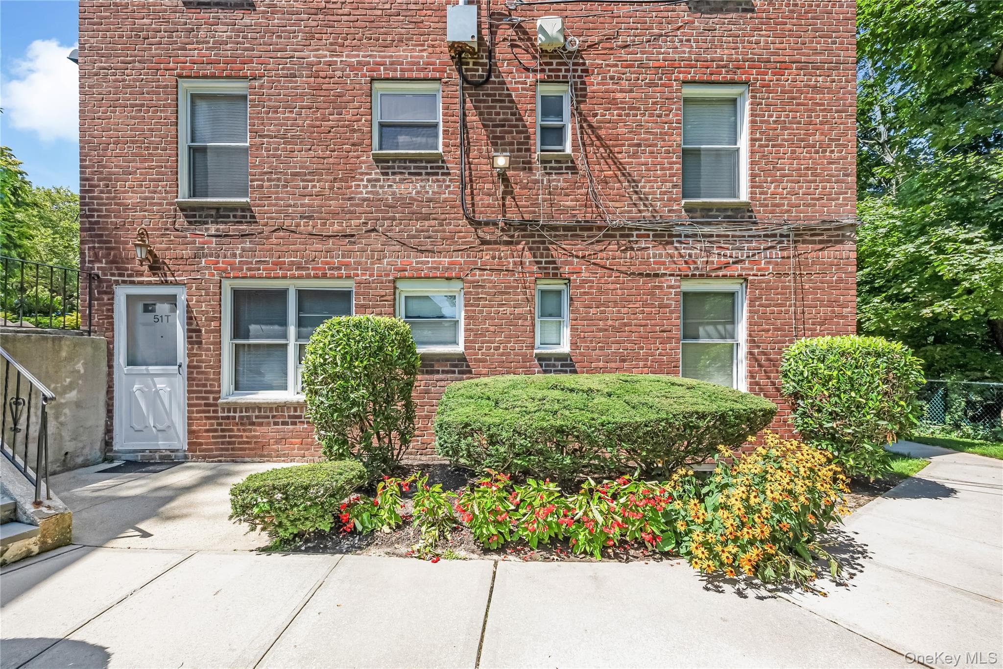 51 Edwards Street Unit: T, Roslyn Heights
