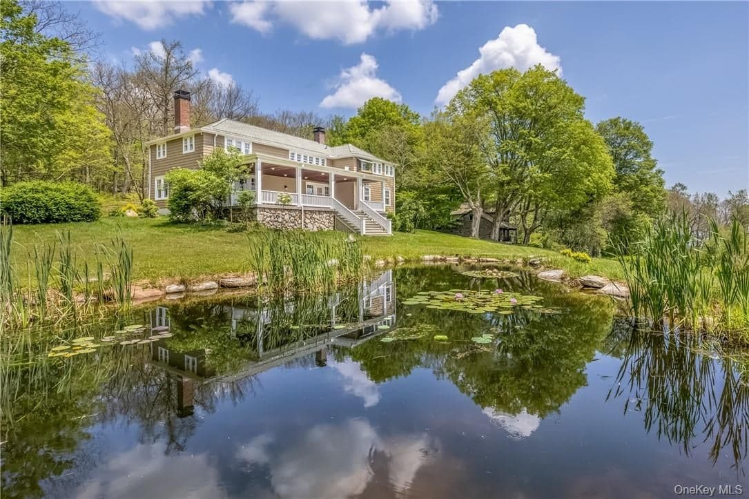 220 Vista Maria Road, Cragsmoor