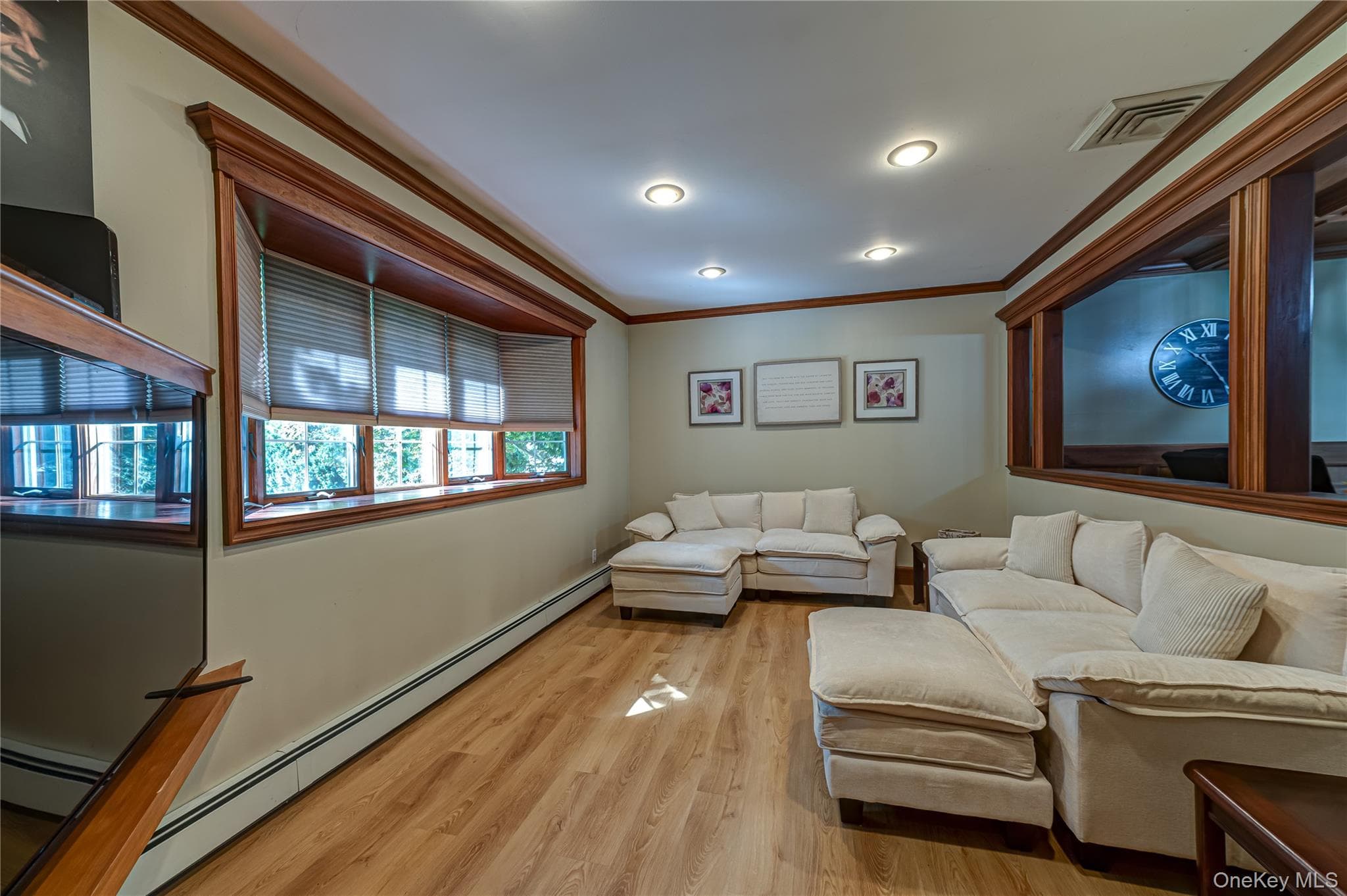 875 Townline Road thumbnail 4