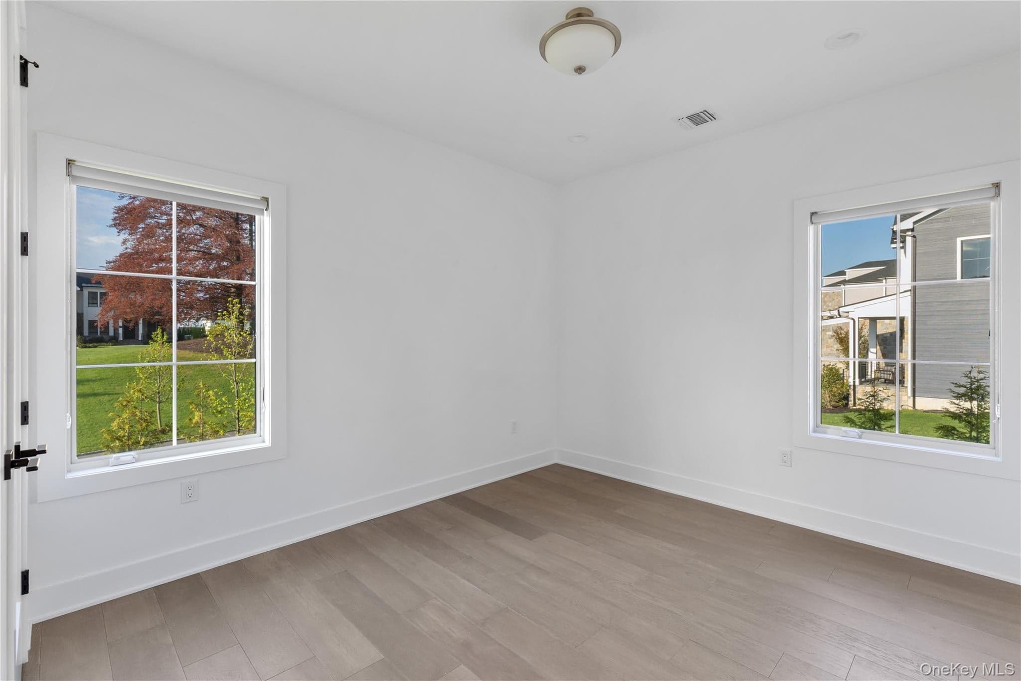 1 Sequoia Circle thumbnail 33