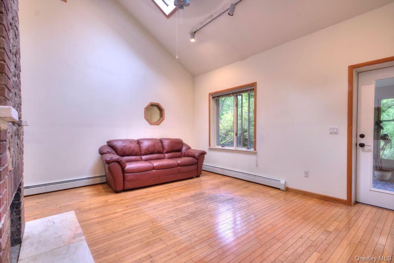 57 Osseo Park Road thumbnail 11