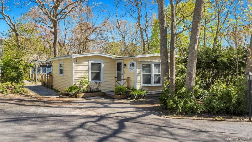 229 W Montauk Highway Unit: 87A thumbnail 2