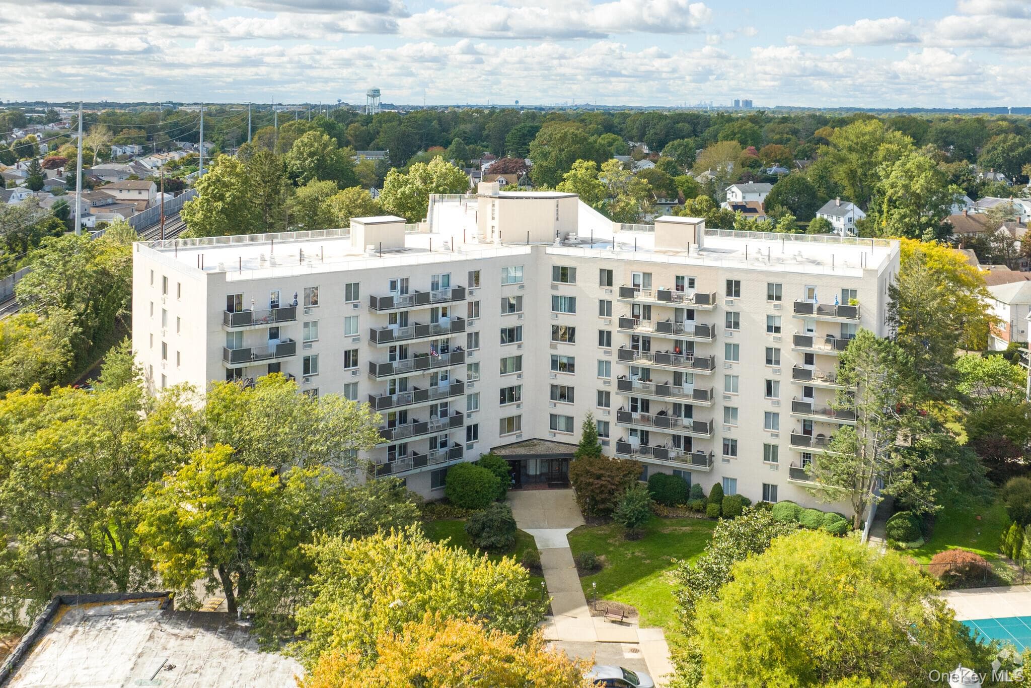 135 Post Avenue Unit: 6B thumbnail 3