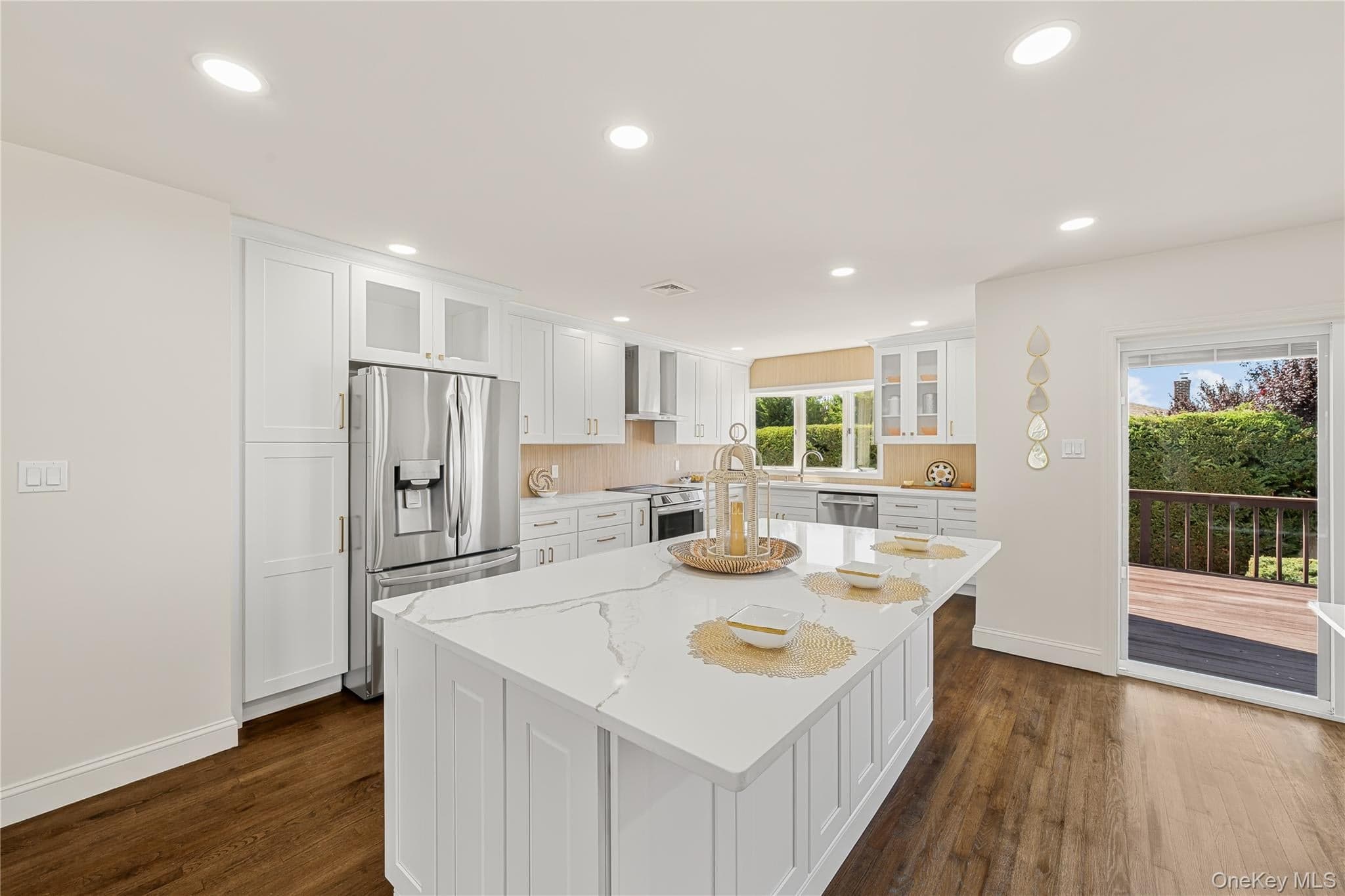 3260 Shore Road thumbnail 11