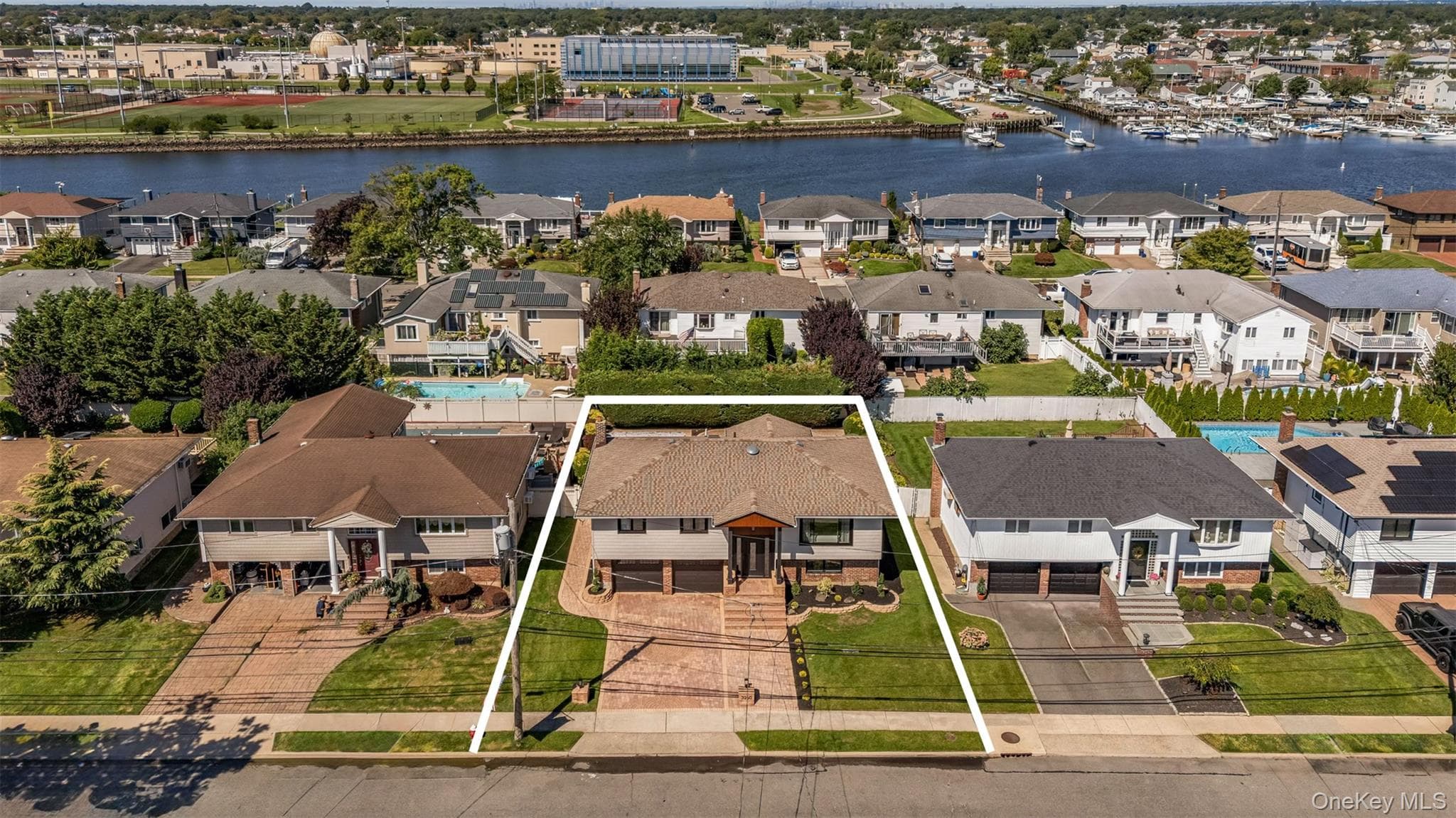 3260 Shore Road thumbnail 2
