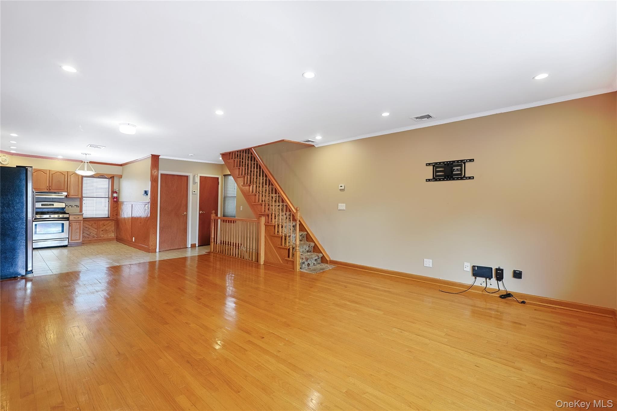 161-24 84th Avenue thumbnail 4