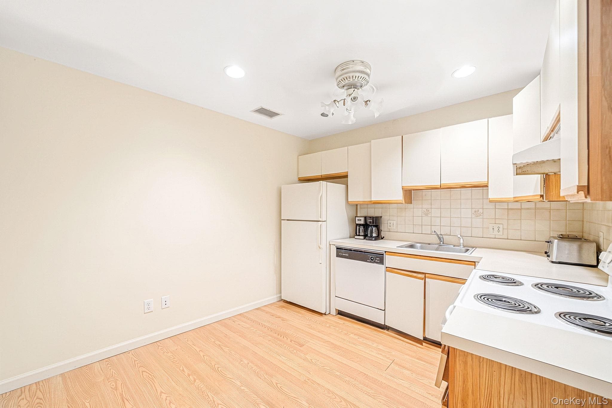 241 Birchwood Road thumbnail 8