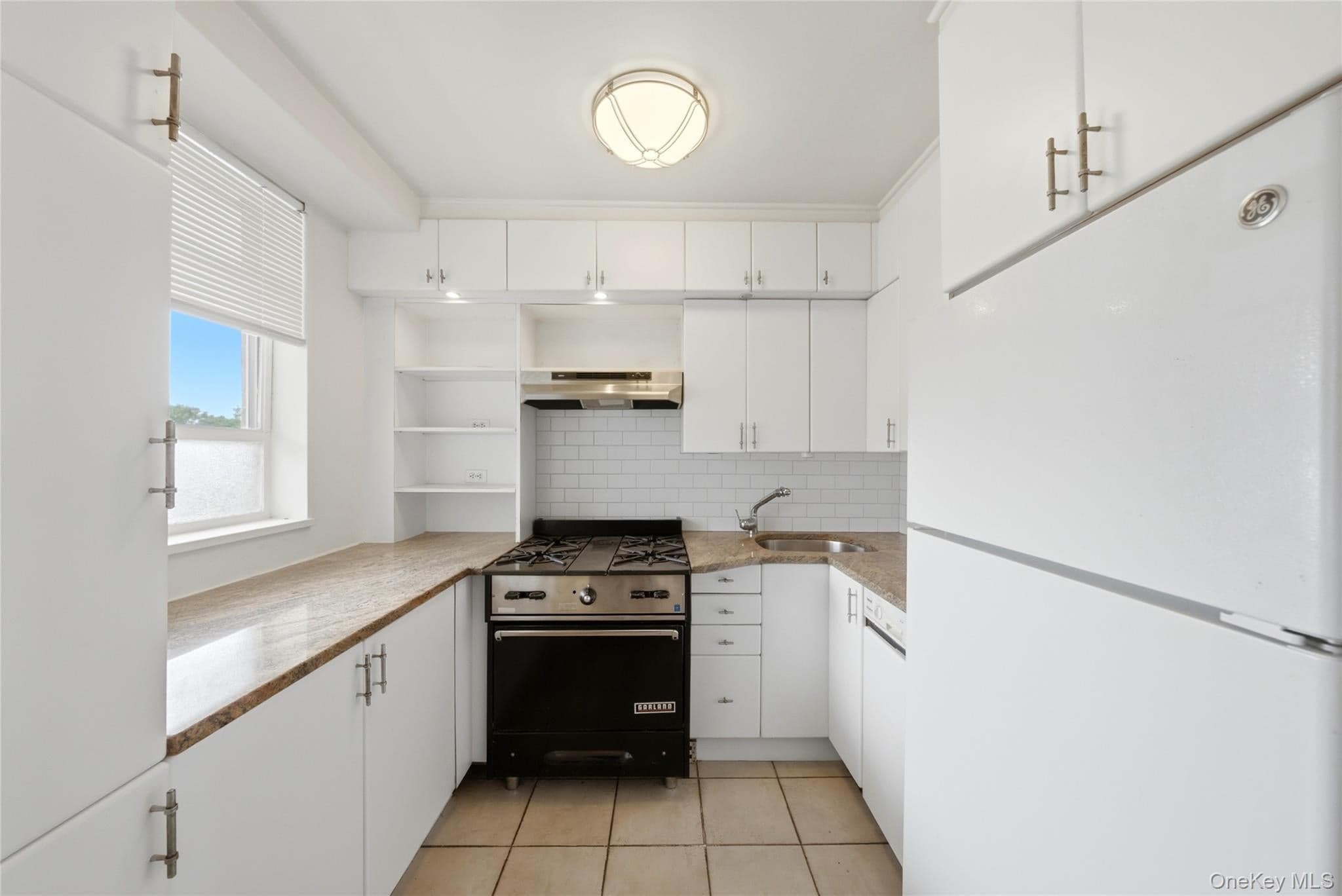 2575 Palisade Avenue Unit: 11J thumbnail 6